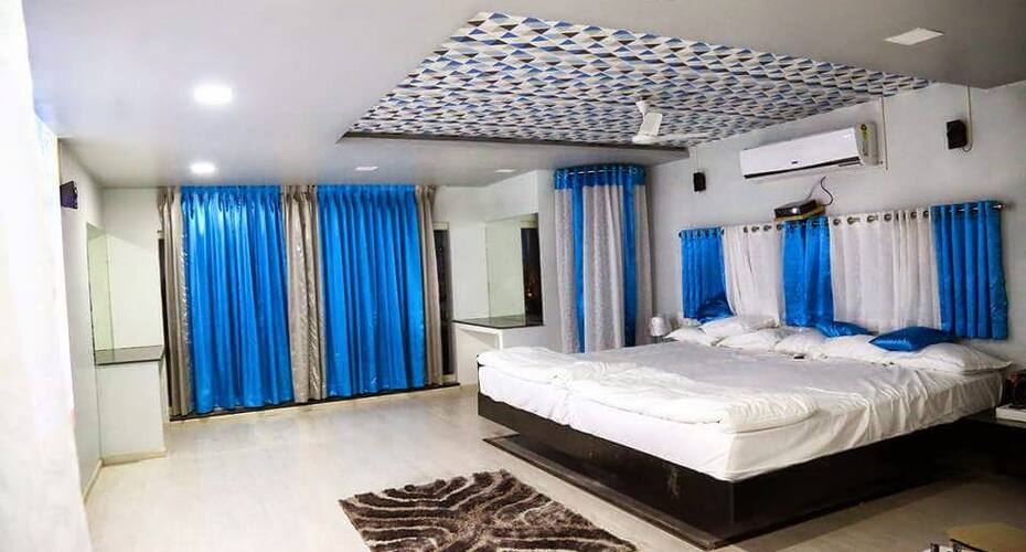 Hotel Spark, Tanuku 3